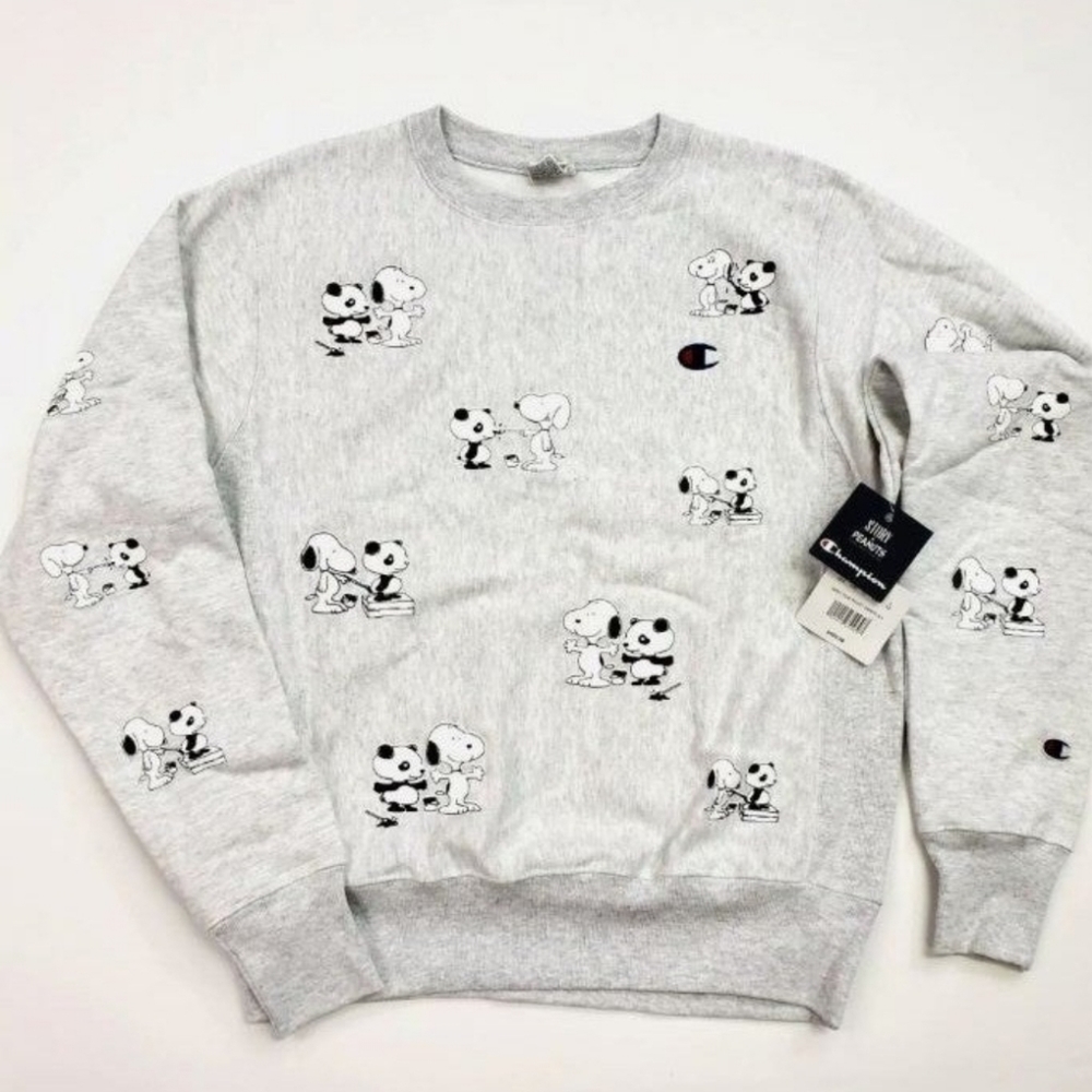 COPY - Champion Sweatshirt Story + Peanuts Snoopy